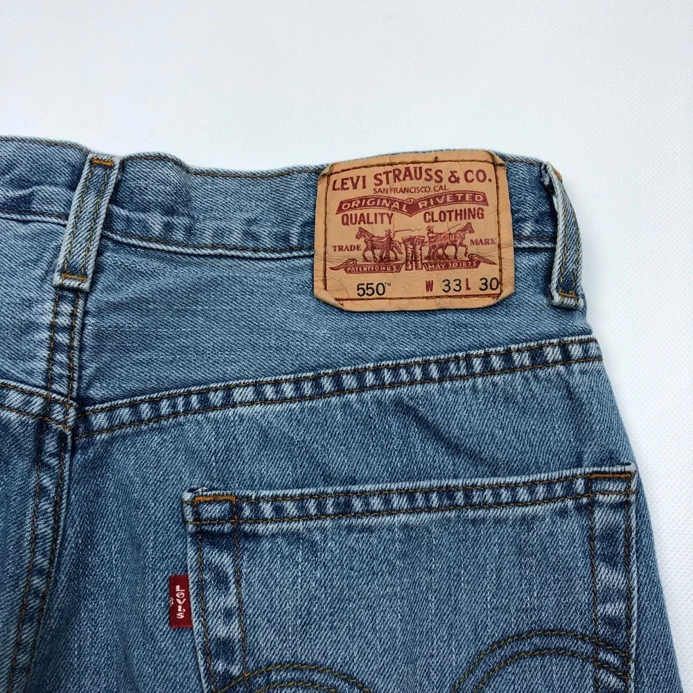 Vintage Levis 550 Relaxed Jeans Mens Fits 30x30 Medium Wash Blue Denim Y2K